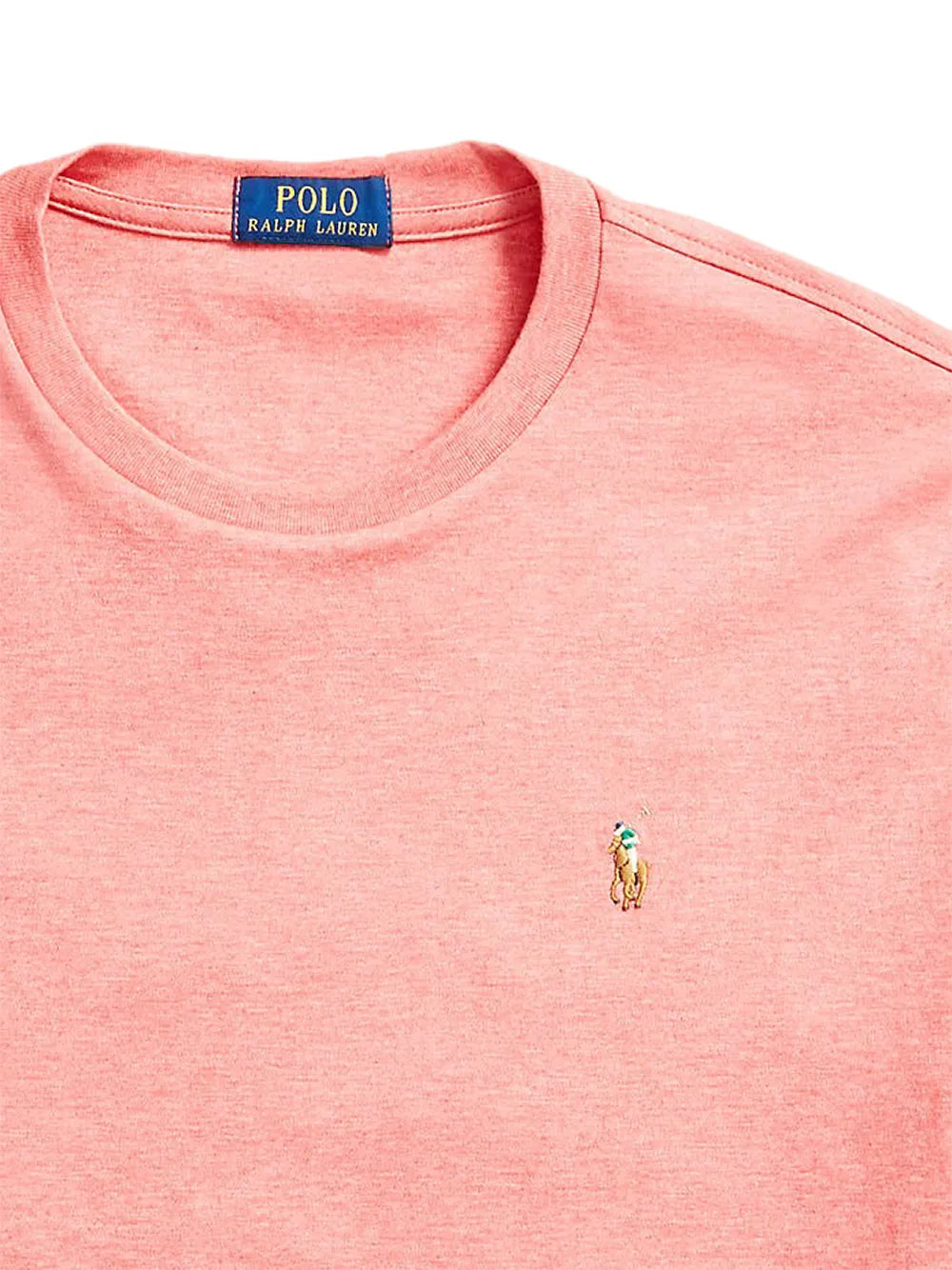 camiseta com logotipo bordado