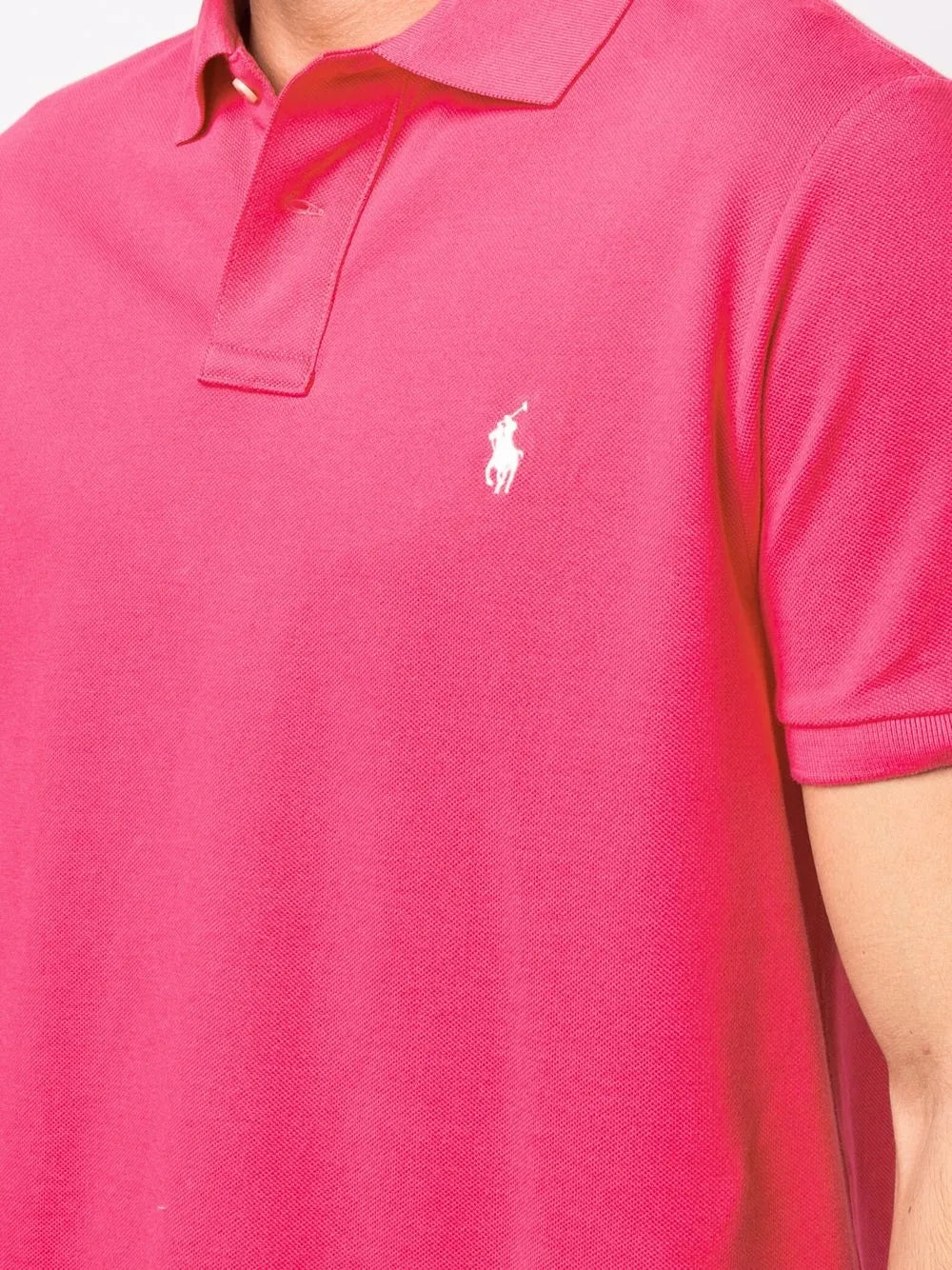 camisa polo bordada em piqué