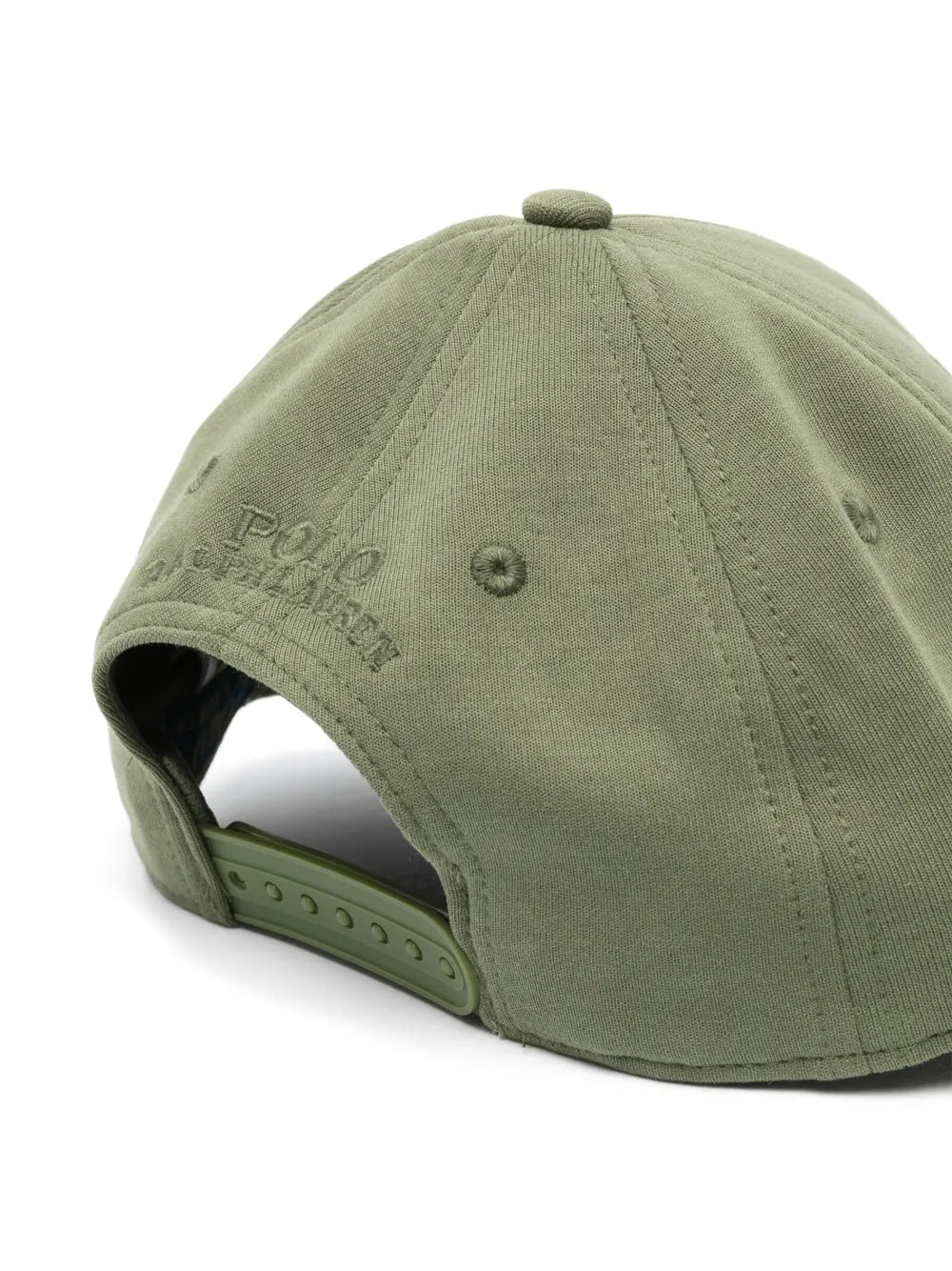 Boné moderno com logotipo bordado