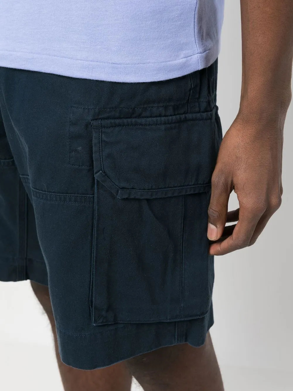shorts cargo de algodão com patch de logotipo