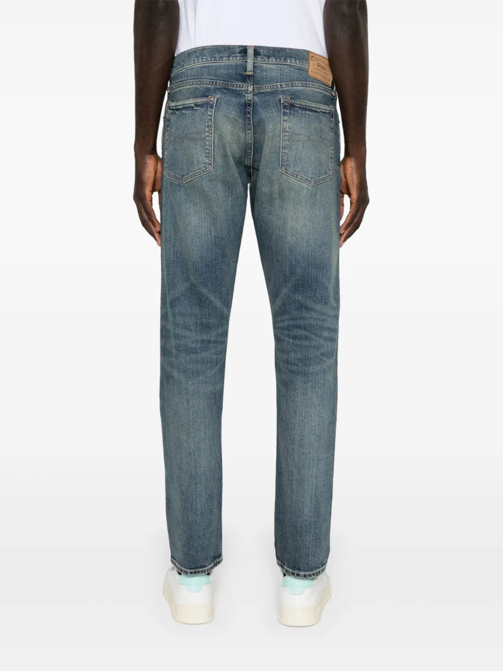 jeans com patch de logotipo