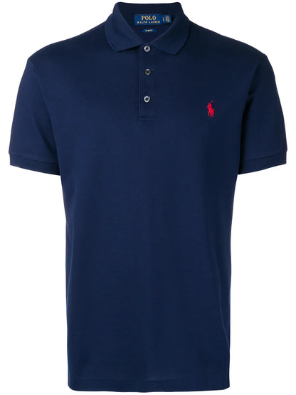 camisa polo com logotipo bordado
