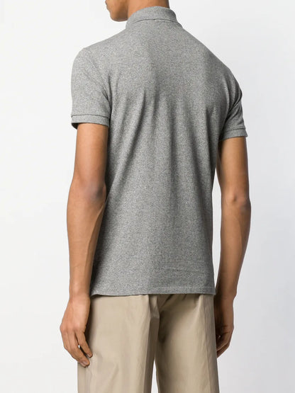 camisa polo com logotipo