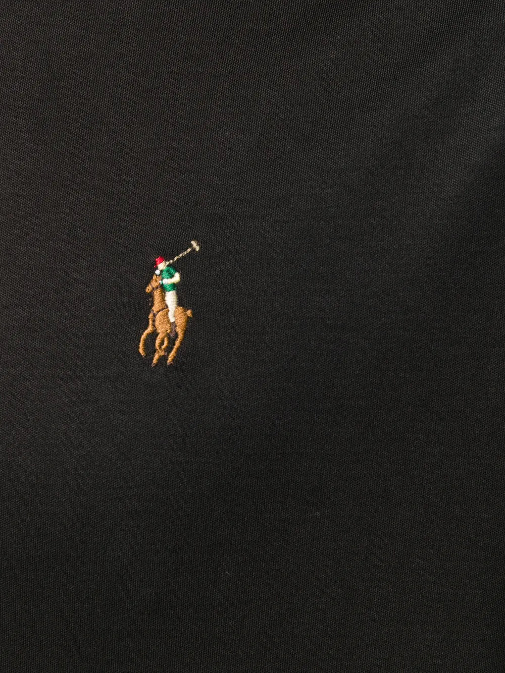 camiseta bordada com logotipo