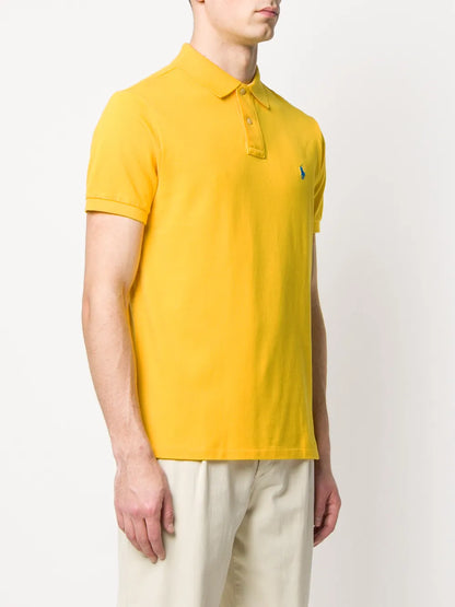 camisa polo com logotipo bordado