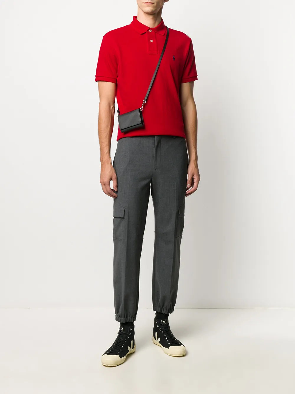 camisa polo bordada com logotipo