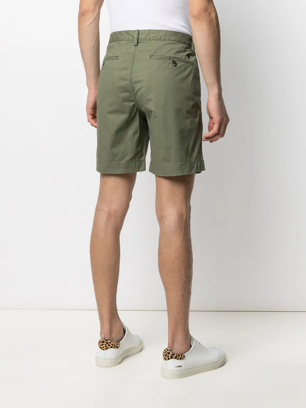 shorts chino de perna reta