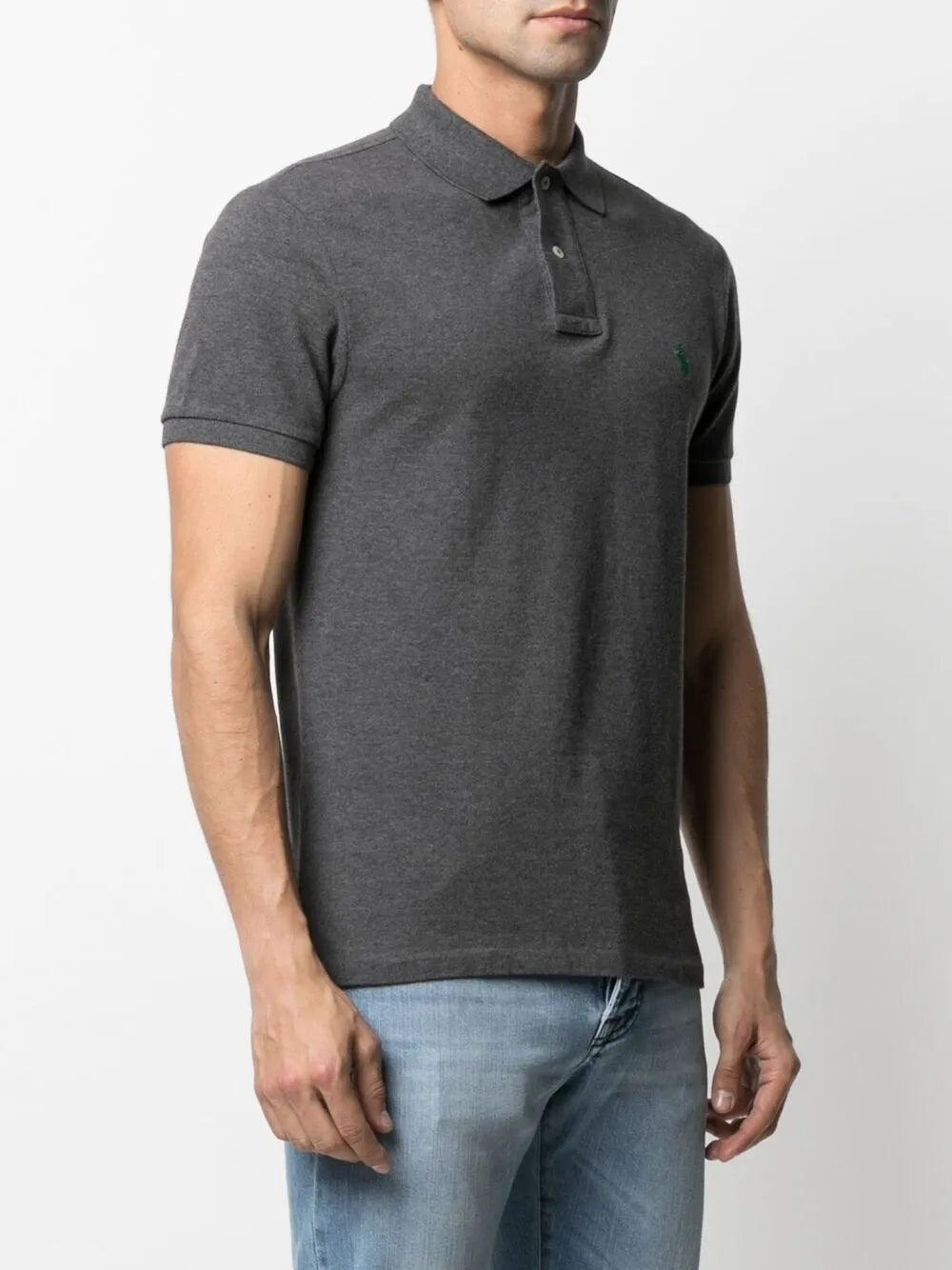 camisa polo com logotipo bordado