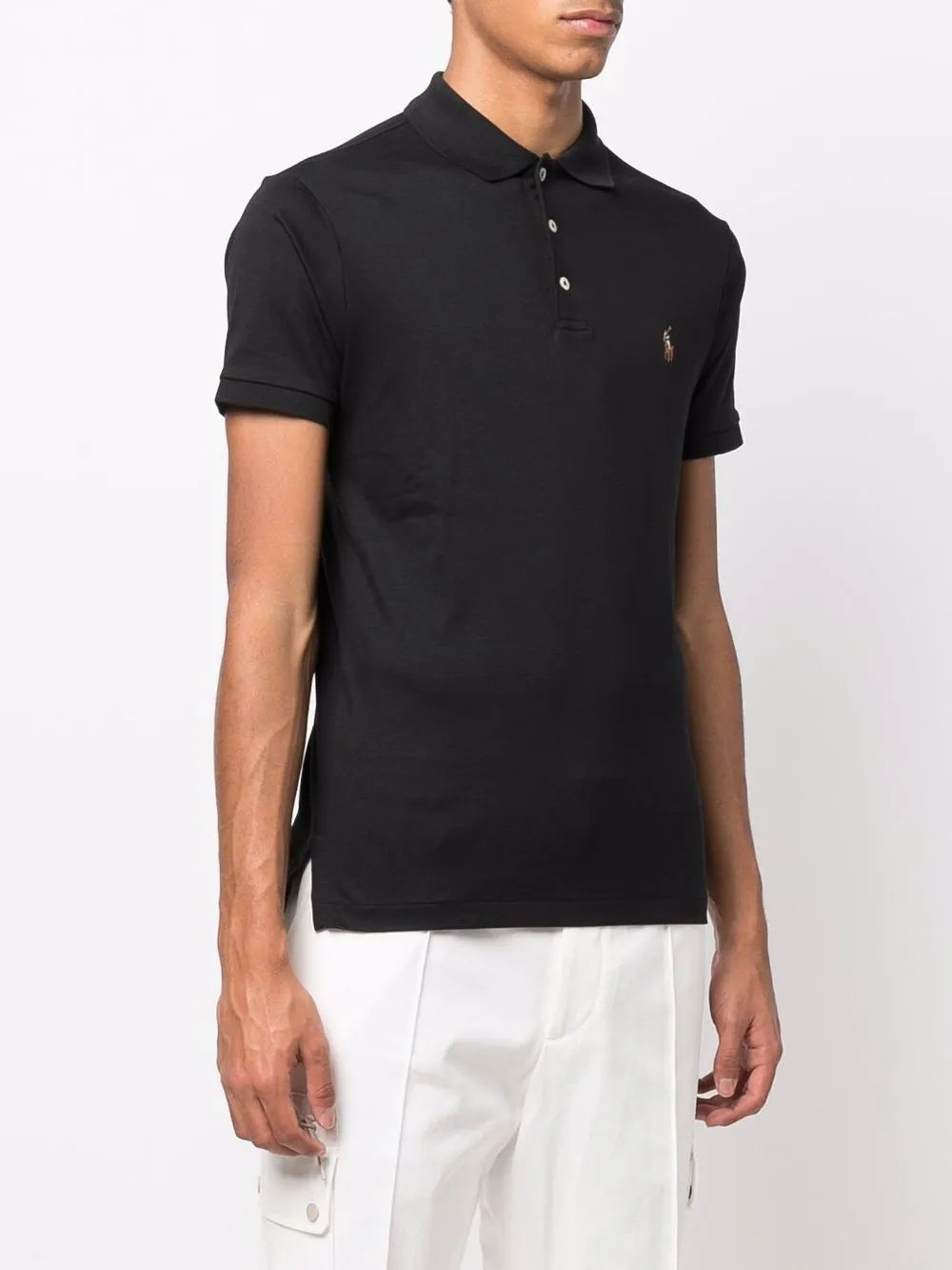 camisa polo com logotipo bordado
