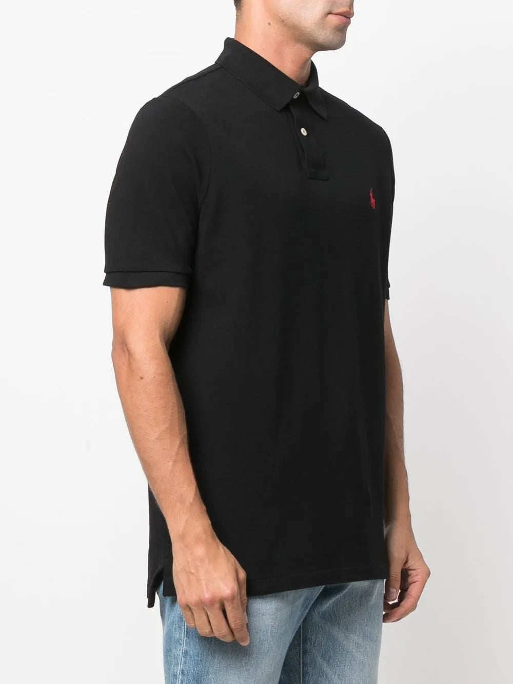 camisa polo com detalhe de logotipo bordado