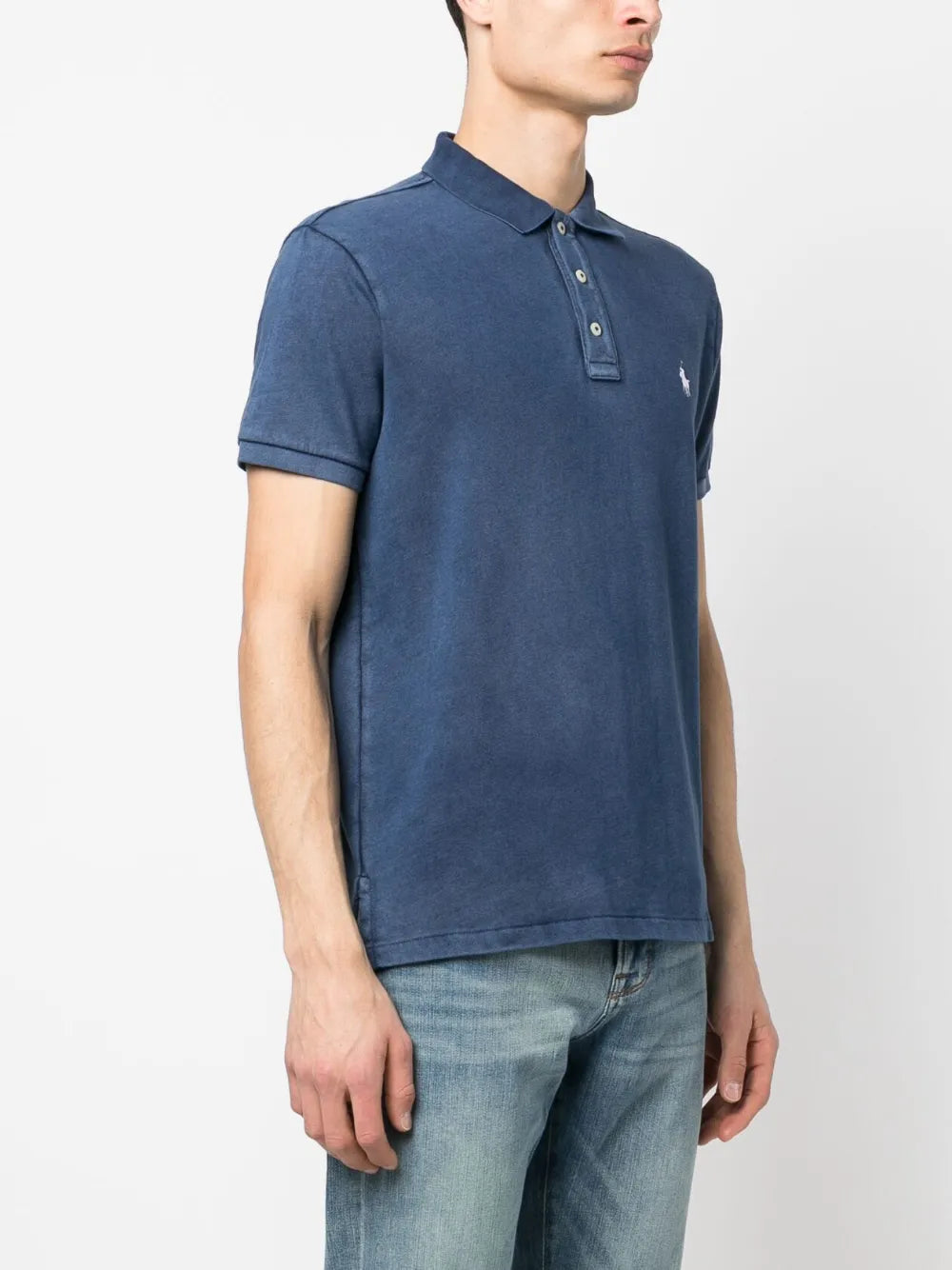 camisa polo com logotipo bordado