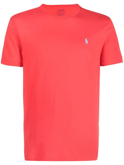 camiseta de manga curta com detalhe de logotipo