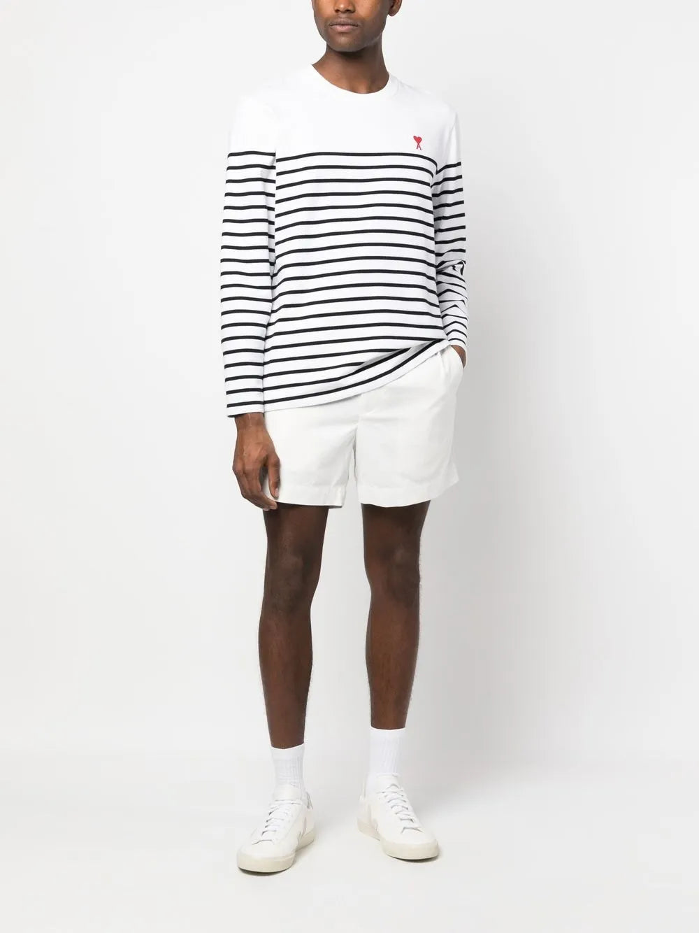 shorts de tênis acima do joelho