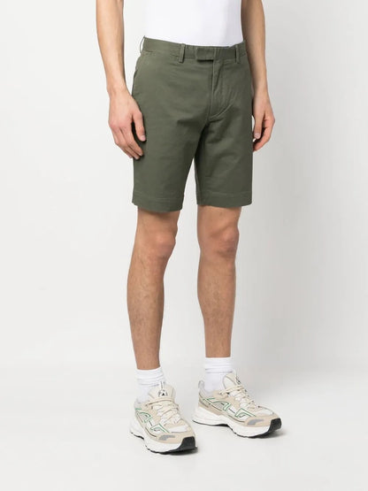shorts chino com fecho descentralizado