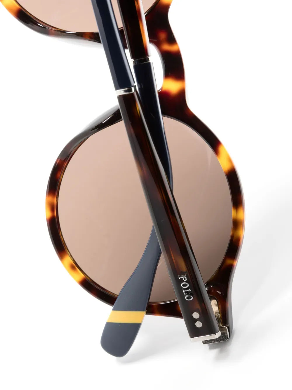 óculos de sol com armação redonda tartaruga