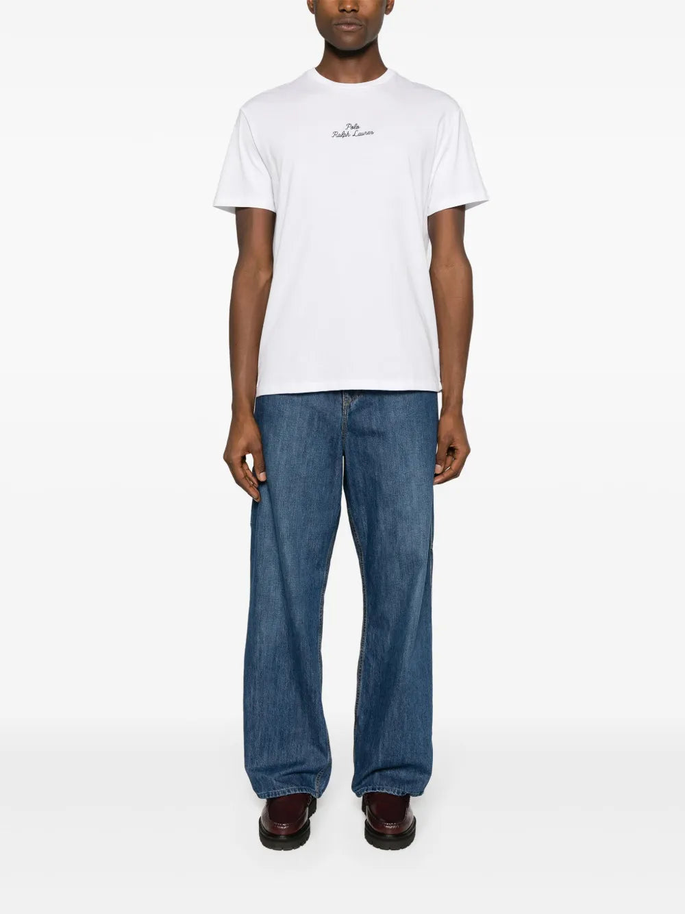 camiseta de algodão com logotipo bordado