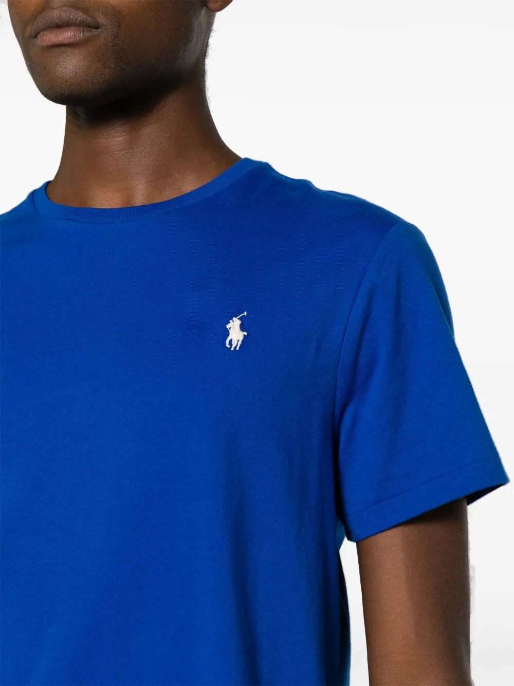 camiseta de algodão com logotipo bordado