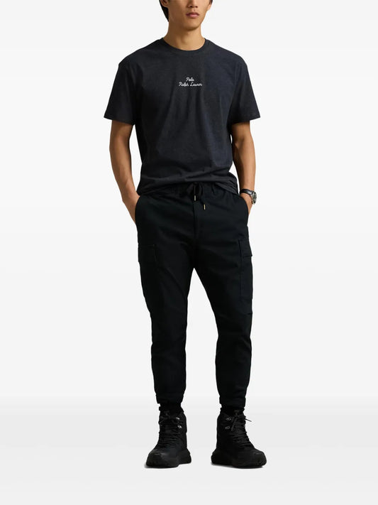 camiseta com estampa de logotipo