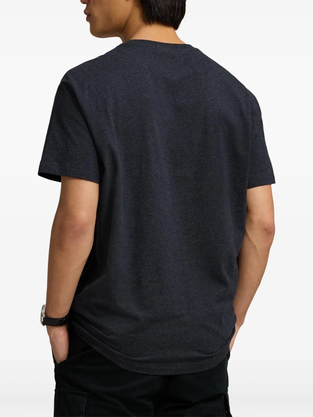 camiseta com estampa de logotipo