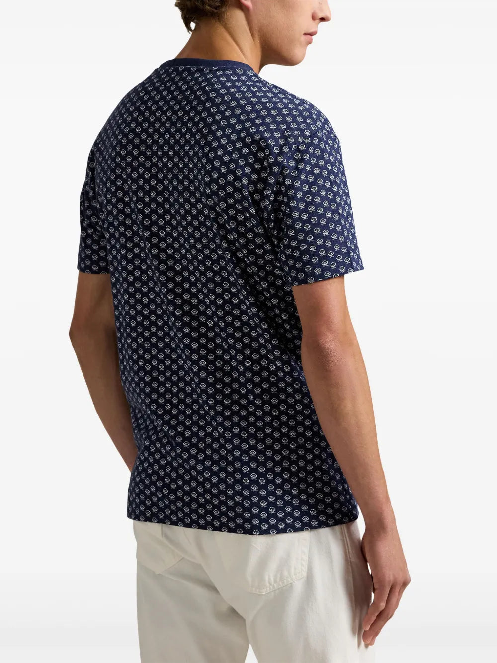 camiseta com trama entrelaçada