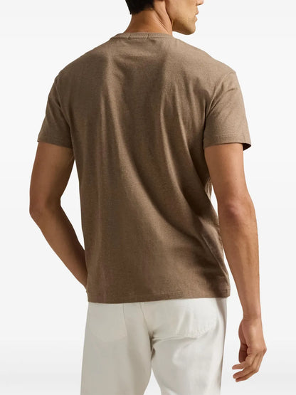 camiseta de algodão com logotipo bordado