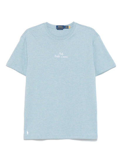 camiseta com logotipo bordado