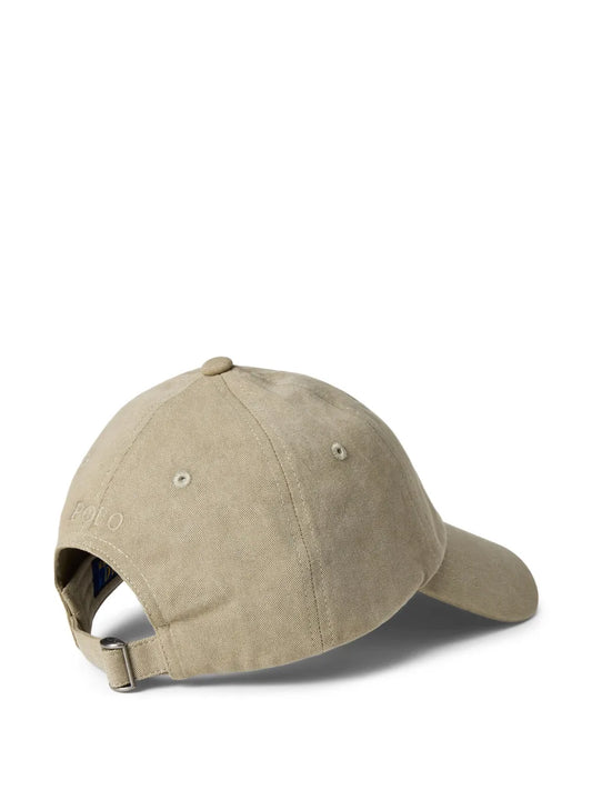 boné com logotipo bordado