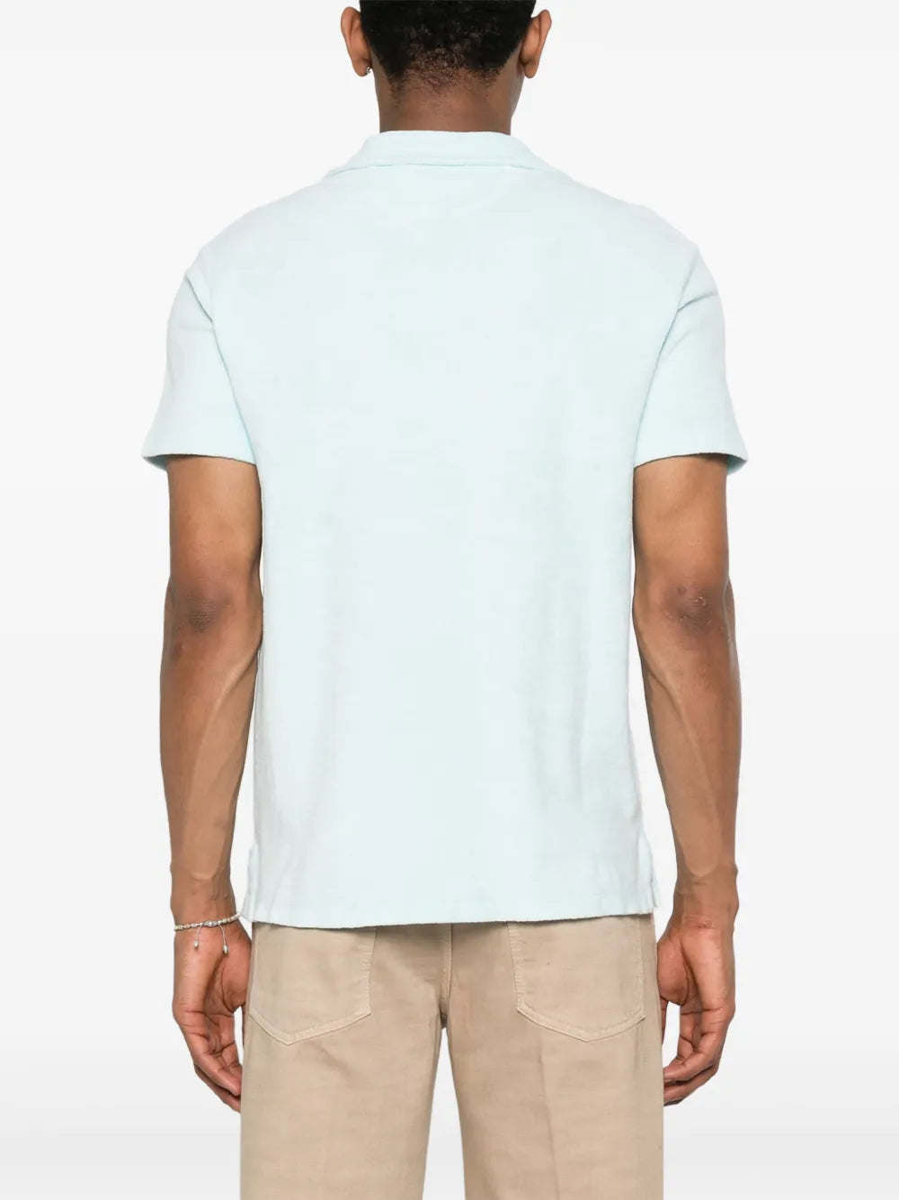 camiseta felpuda tingida com minerais