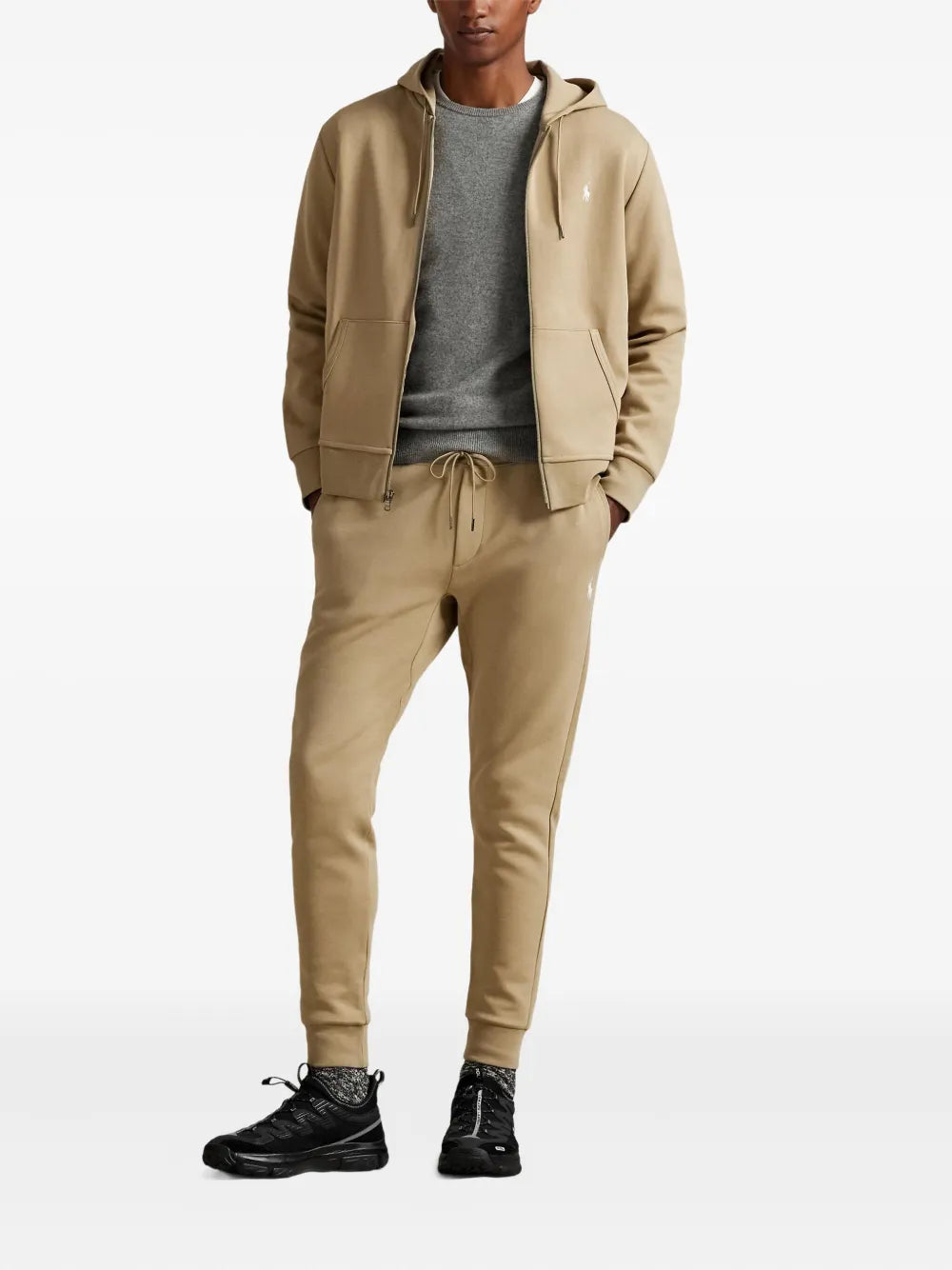 calças esportivas com cordão na cintura