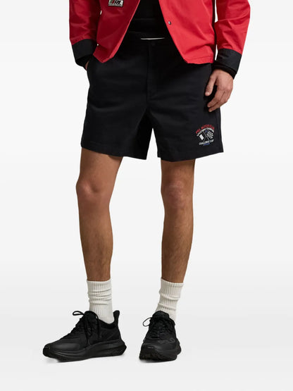 Shorts bordados do Motor Club